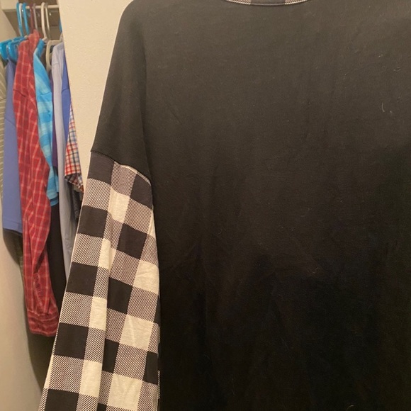 Tickled Teal Scarlett top - Picture 6 of 7